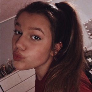 Meet your Posher, Hannah mae
